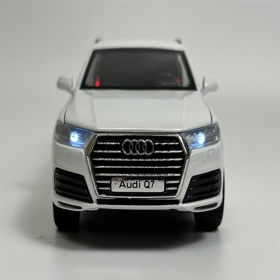 image 1 of Audi Q7 White LHD 1:32 Scale Tayumo 32140026