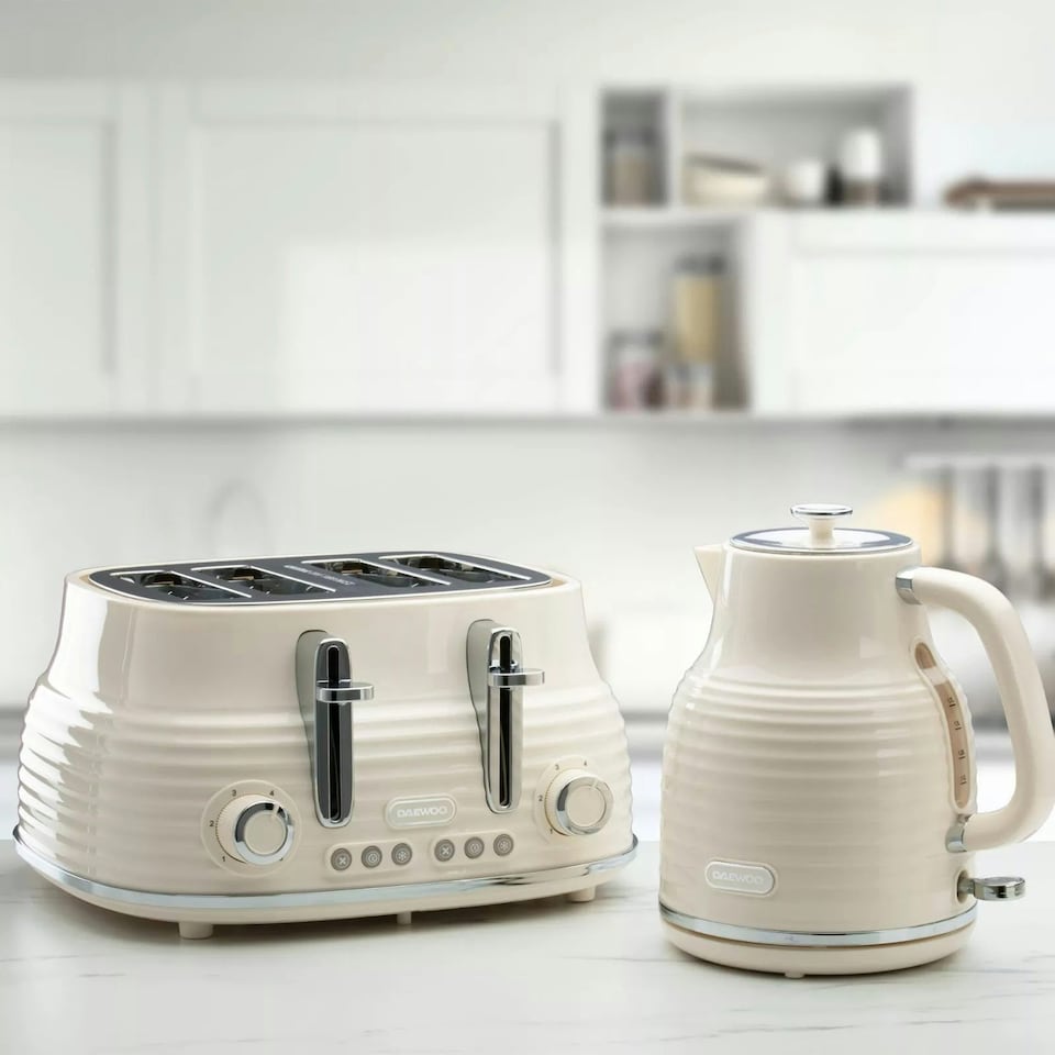 image 1 of Daewoo Sienna 1.7L Rapid-Boil Jug & 4-Slice Matching Kettle & Toaster Set Cream