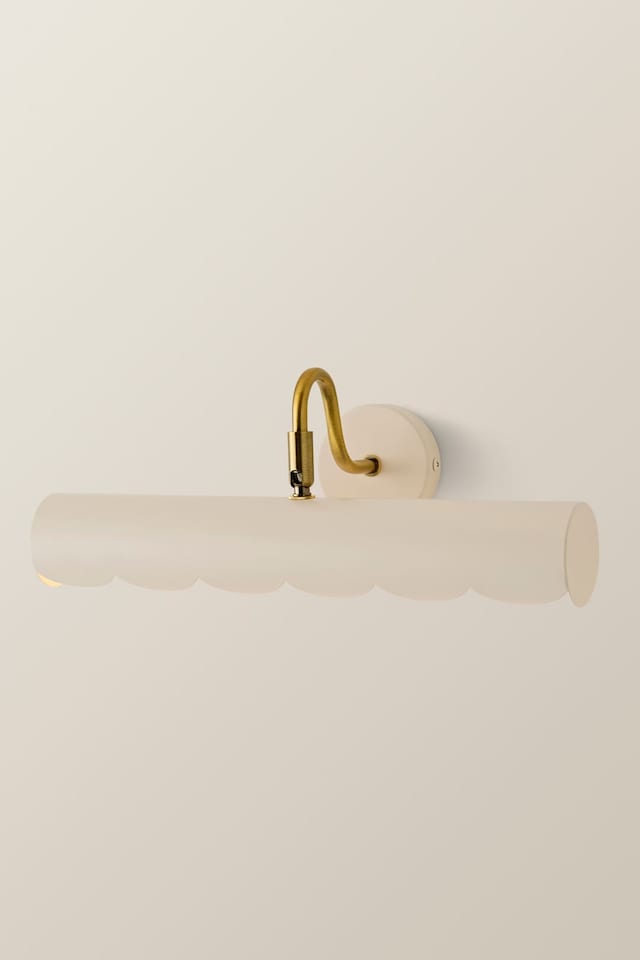 image 1 of ValueLights Millie Cream Flower Scallop Adjustable Picture Wall Light and Bulb