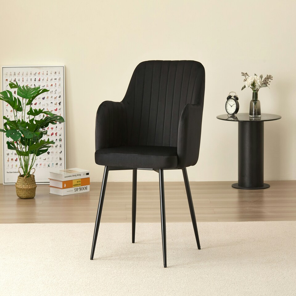 image 1 of New York Dining Table with 4 Charlotte Velvet Chairs Black