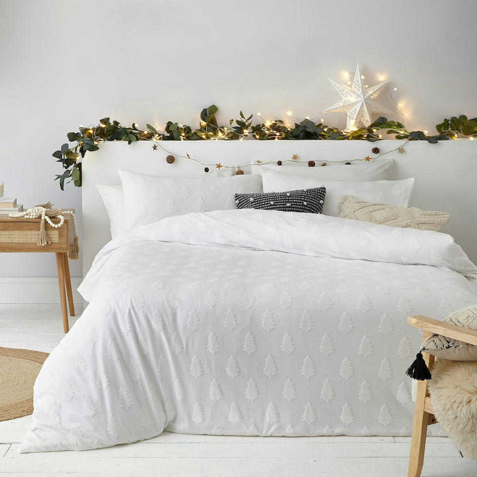 image 1 of Yard Tufted Tree Festive Double Duvet Cover Set