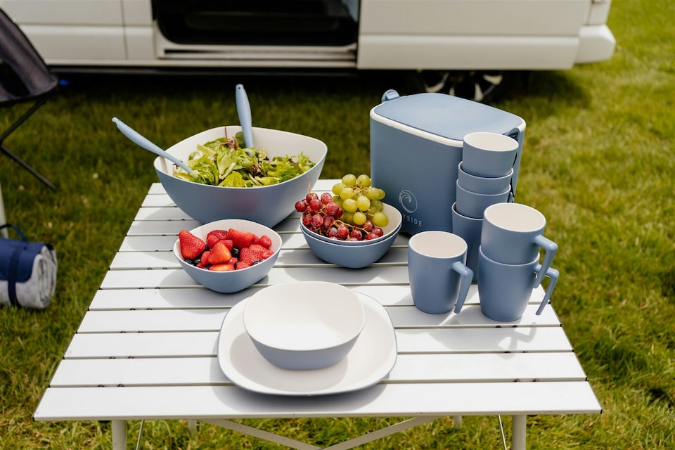 image 1 of 16 Piece Dinner Set, 4 Dinner Plates, 4 Side Plates, 4 Bowls, 4 Tumblers