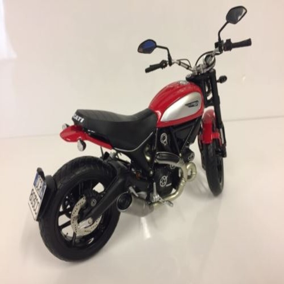 image 1 of Ducati Scrambler Icon 2015 Rosso Ducati 1:12 Scale TSMMC0004 New
