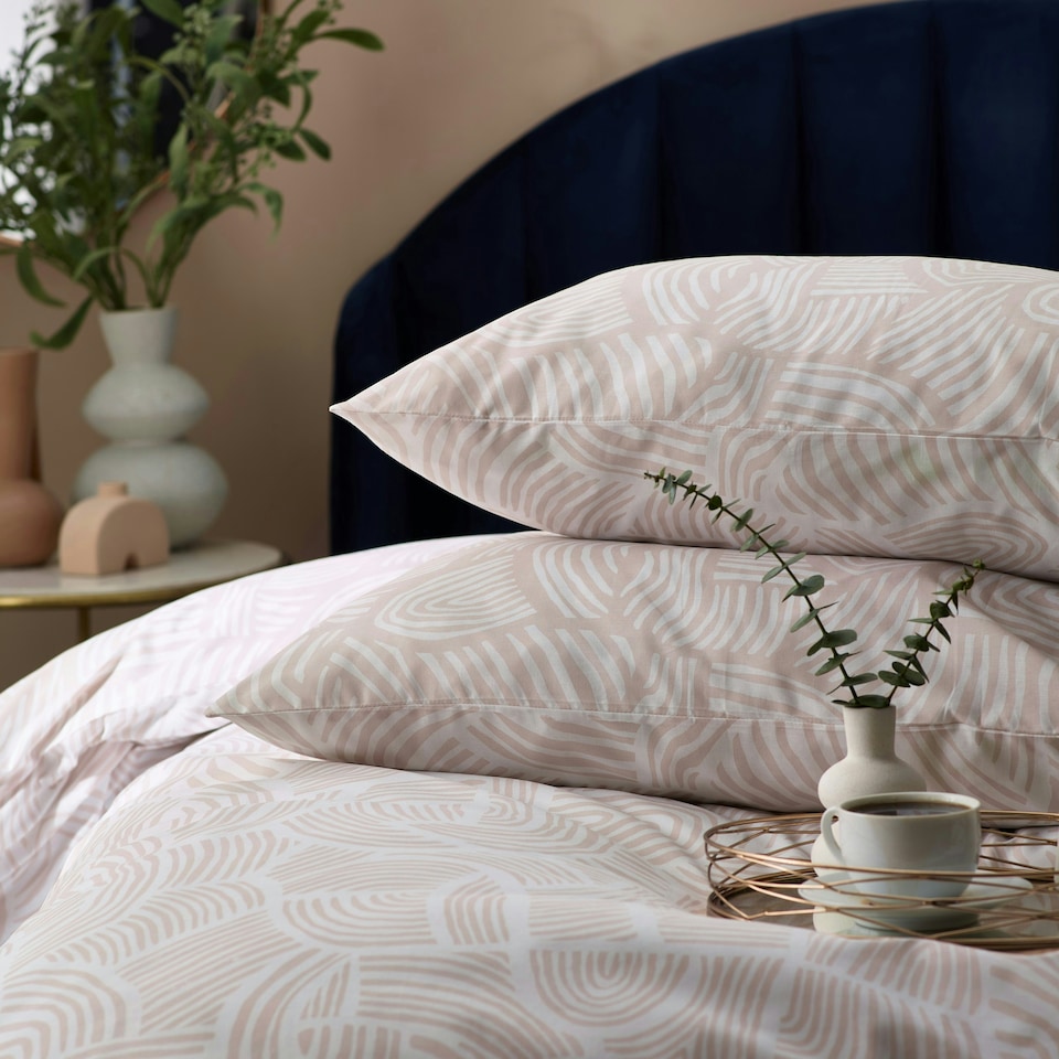 image 1 of Hoem Dunes Abstract Cotton Rich Reversible Super King Duvet Cover Set
