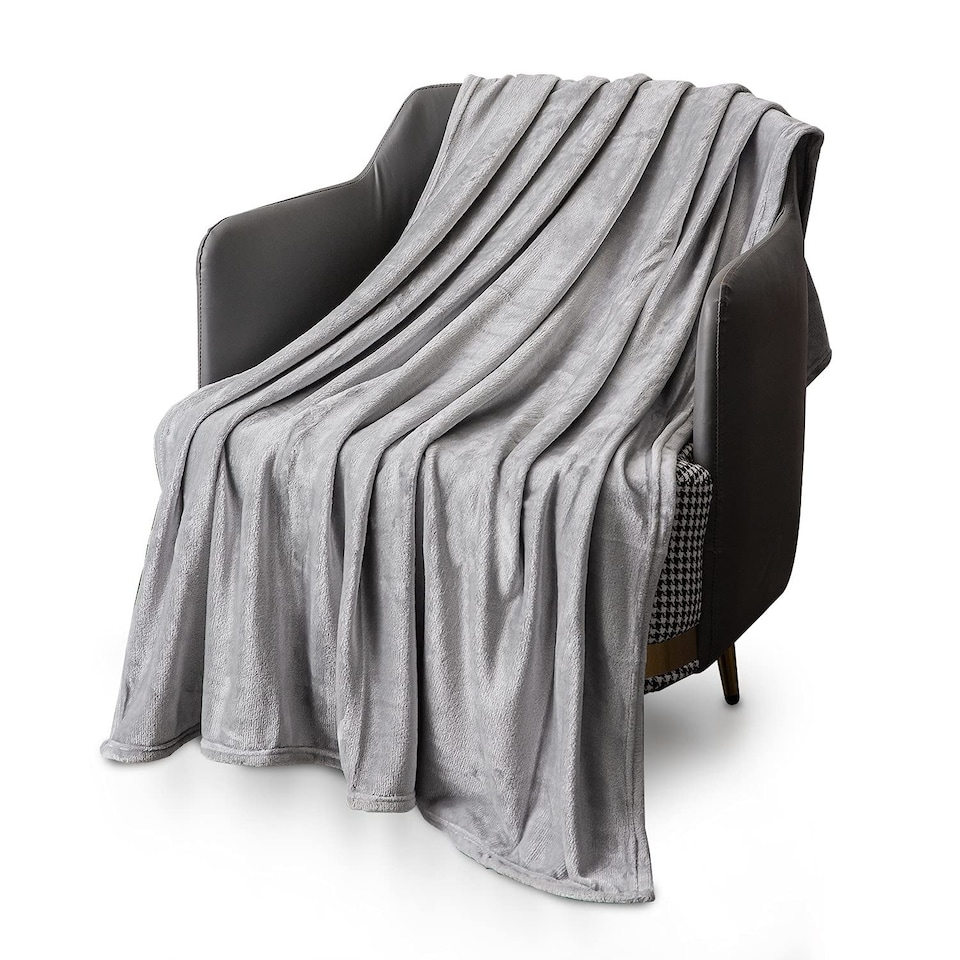image 1 of Keplin Flannel Fleece Throw Blanket Soft Plush Microfibre Bedspread