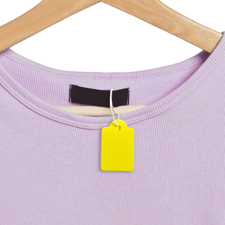 image 1 of Pack of 100 Medium Purple Strung Tags 25 x 39mm