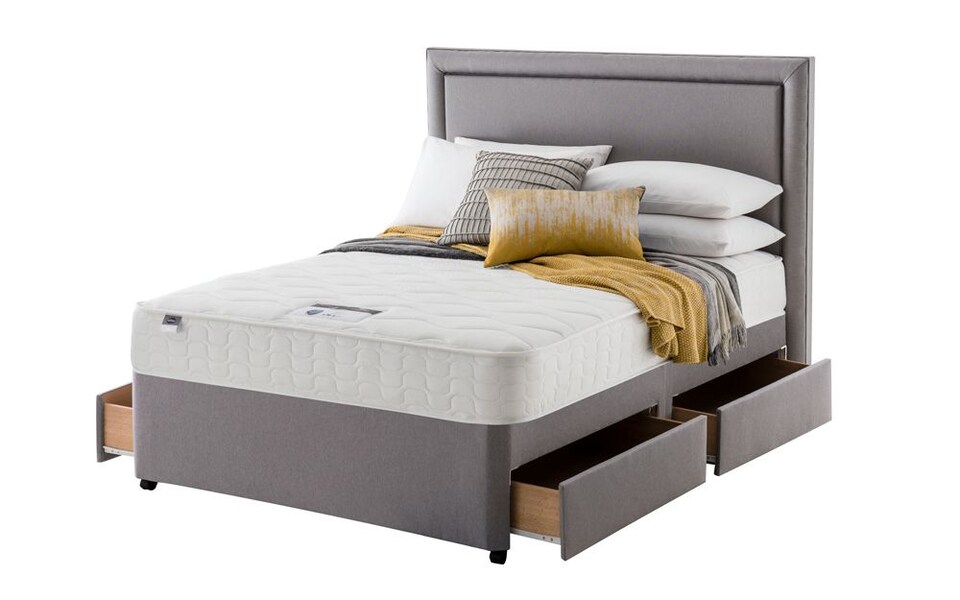 image 1 of Silentnight 800 Mirapocket Mattress Small Double | White | 1