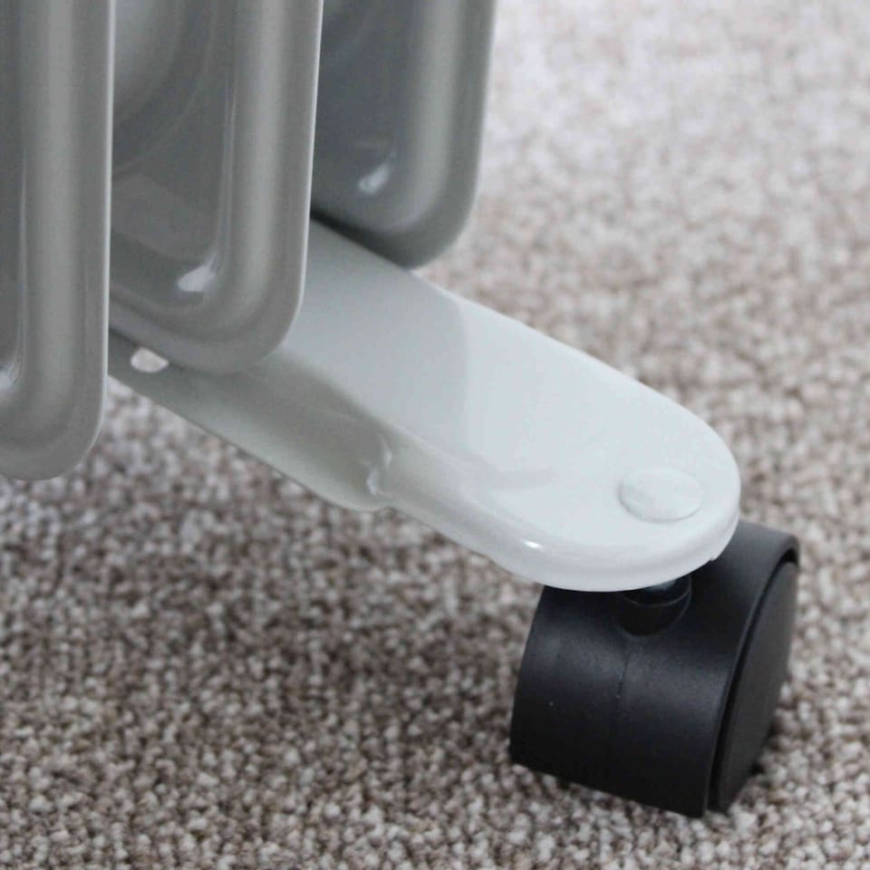 image 1 of 2000W 9 Fin Portable Oil Filled Radiator Electric Heater