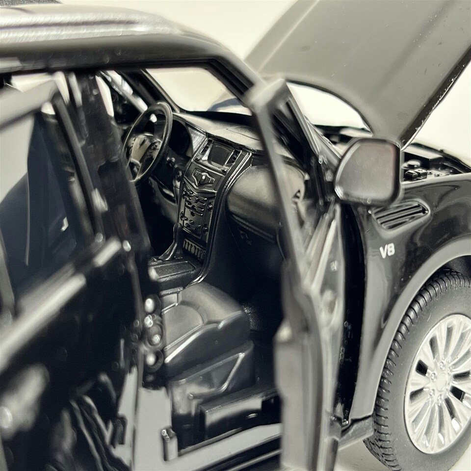 image 1 of Nissan Patrol Y62 Black LHD 1:32 Scale Tayumo 32115014