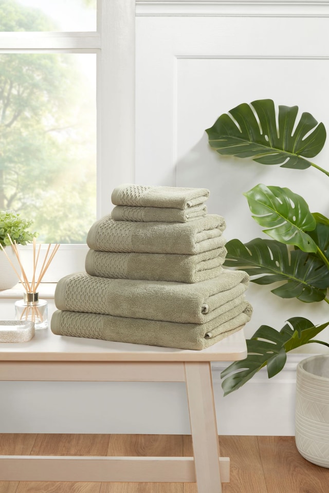 image 1 of Eden Weave Pure Cotton Face Cloth Towels Set Of 4 | Green | Face cloth | 4