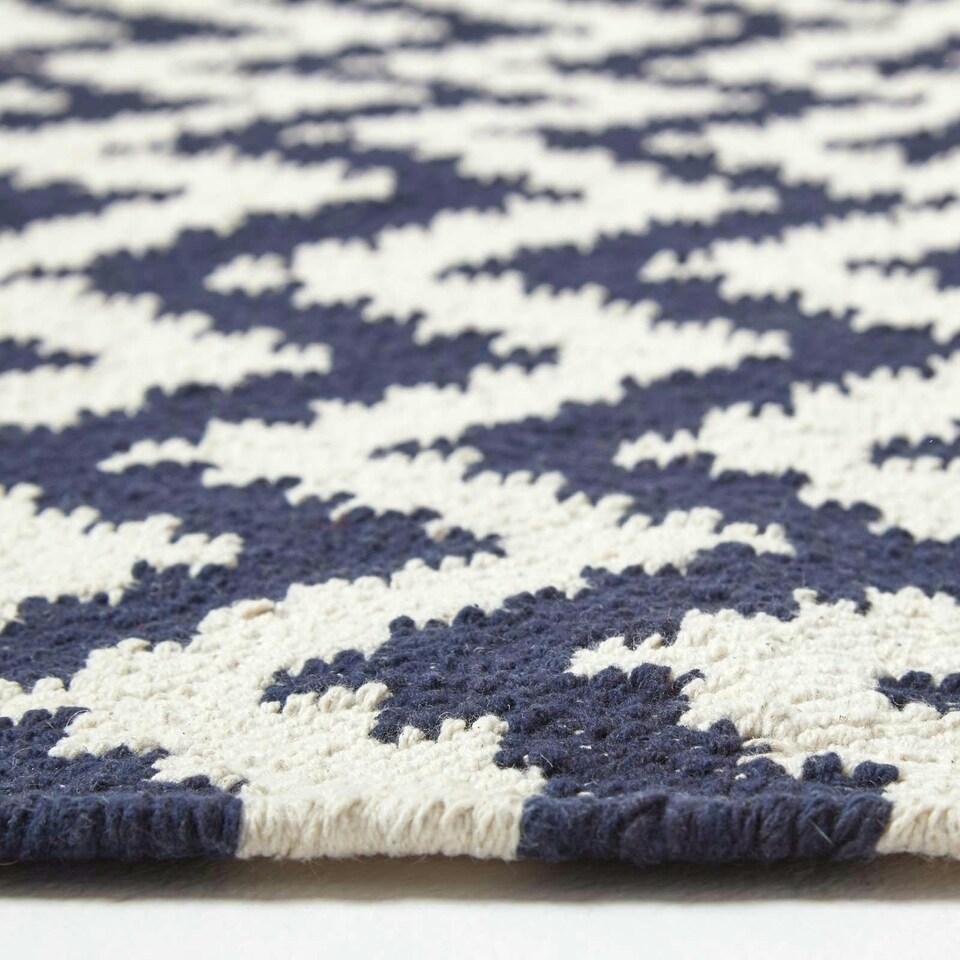 image 1 of Homescapes Casablanca Handwoven Zig Zag Pattern Dark Blue and White Cotton Kilim Rug - 90 x 150 cm | Blue | Dark Blue and White