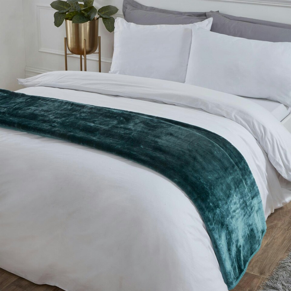 image 1 of OHS Luxury Mink Faux Fur Fleece Blanket, 150x200cm - Forest Green