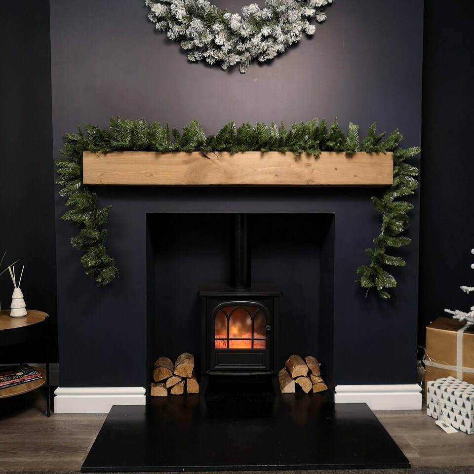 image 1 of 2.7m x 25cm Plain Green Christmas Garland with 200 Bullet Tips