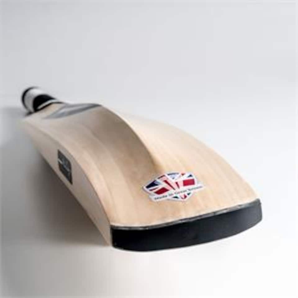image 1 of Heritage 5 Star Test Cricket Bat Black/White Short Handle