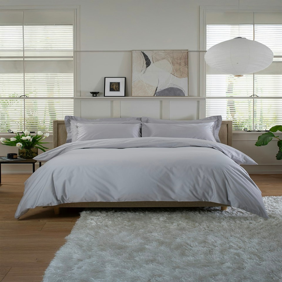 image 1 of Luxurious 400 Thread Count Deluxe Cotton Duvet Cover Set | White | Double