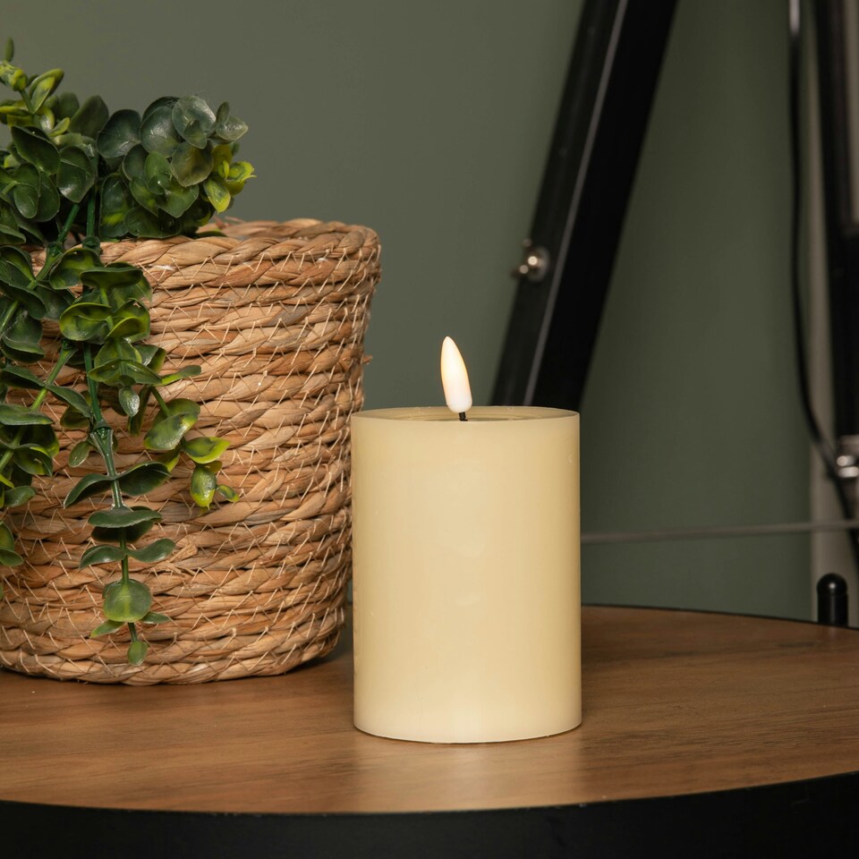 image 1 of 7.5cm x 10cm Cream Wax Melted Pool Effect Candle with Timer Function and Warm White LED