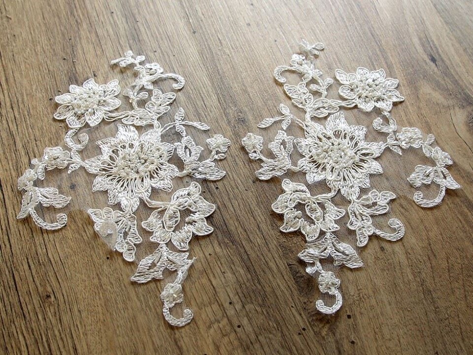 Ivory Zara Appliques for Dressmaking - per pack
