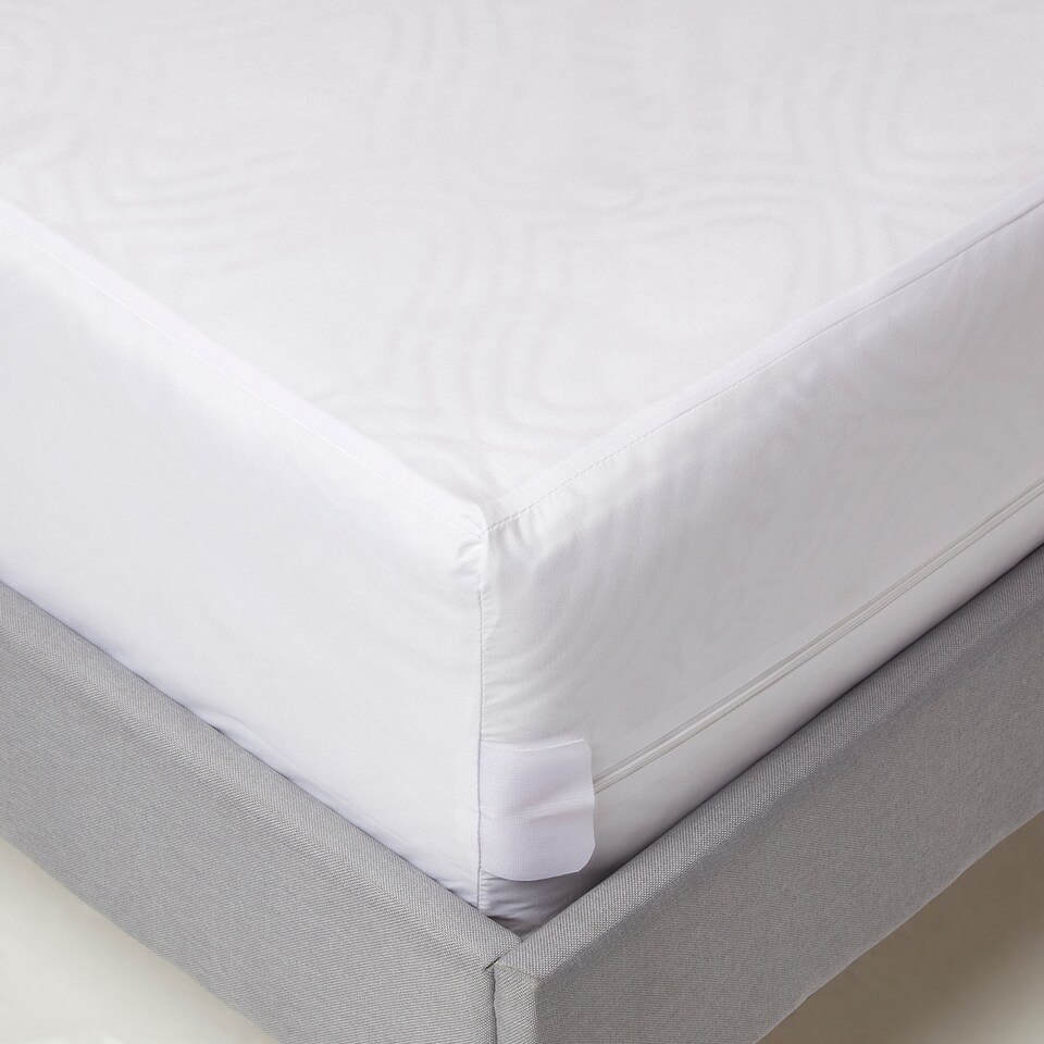 image 1 of Homescapes Luxury Zipped Mattress Encasement, Extra Deep, 160 x 200 cm, Euro