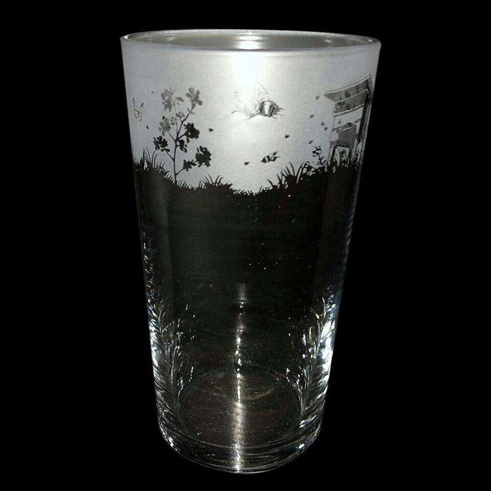 Animo Glass Etched Pint Glass Bee