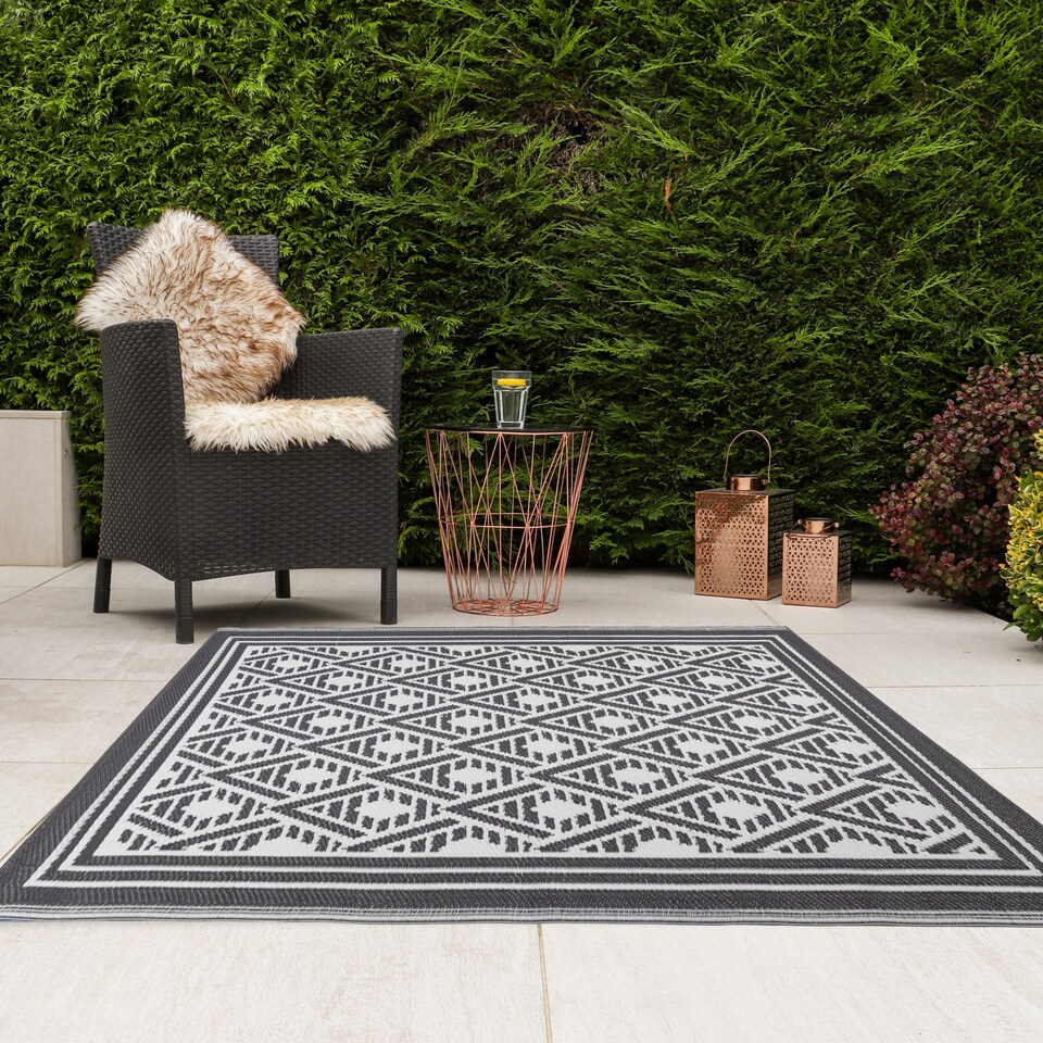 image 1 of JVL Lightweight Reversible Outdoor Rug – Geometric Pattern, Plastic Woven, 120 x 170 cm