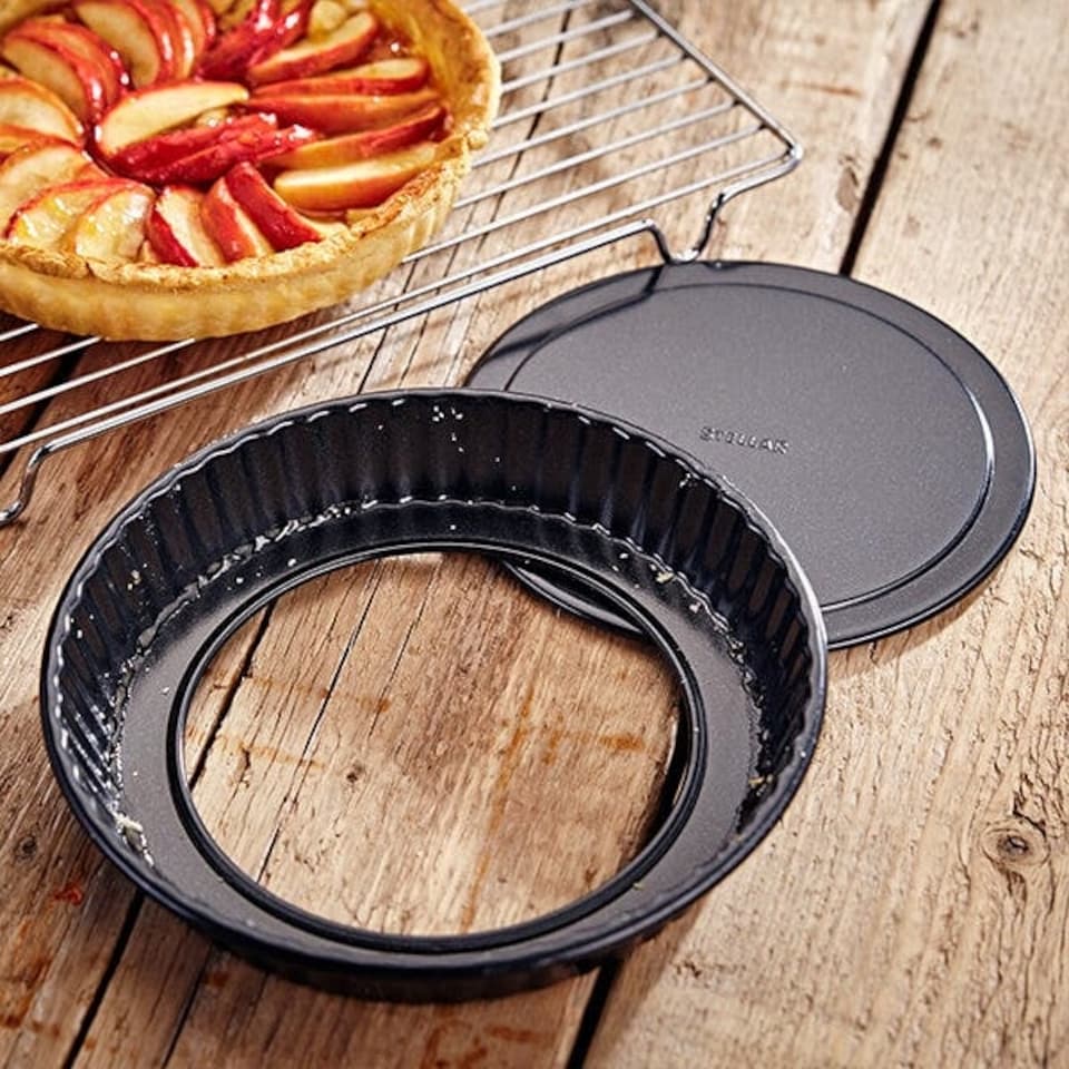 image 1 of Stellar Bakeware 8" Fluted Flan Loose Base