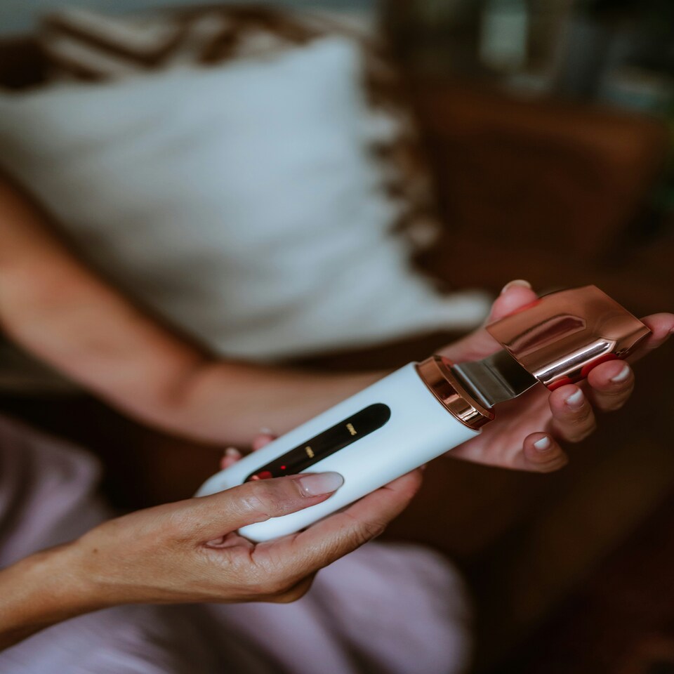 image 1 of Beautifly B-Scrub ProSlim Multifunc Cavitation Peeling White