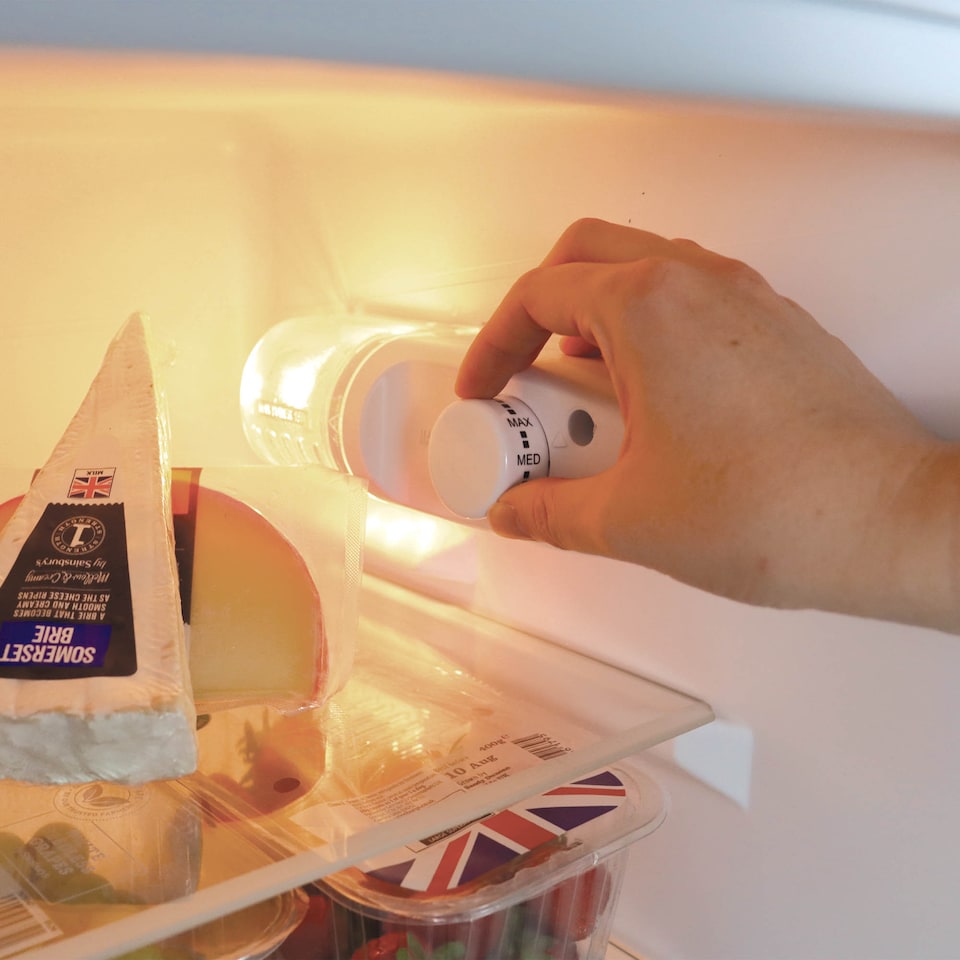 image 1 of Igenix IG347FF Freestanding Under Counter Fridge Freezer, 87 L 47 cm Wide, White