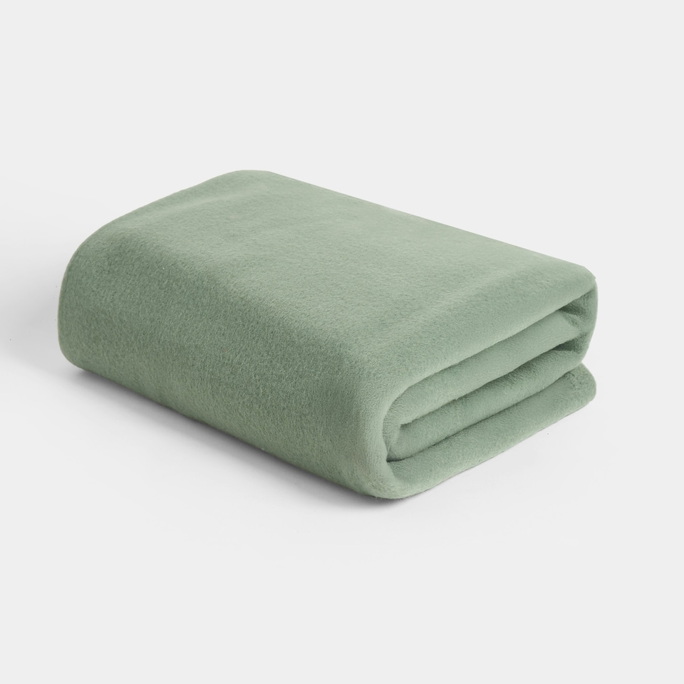 image 1 of OHS Teddy Fleece Soft Warm Plush Cosy Plain Dyed Throw Over Bed Blanket, 125x150cm Green | Evergreen