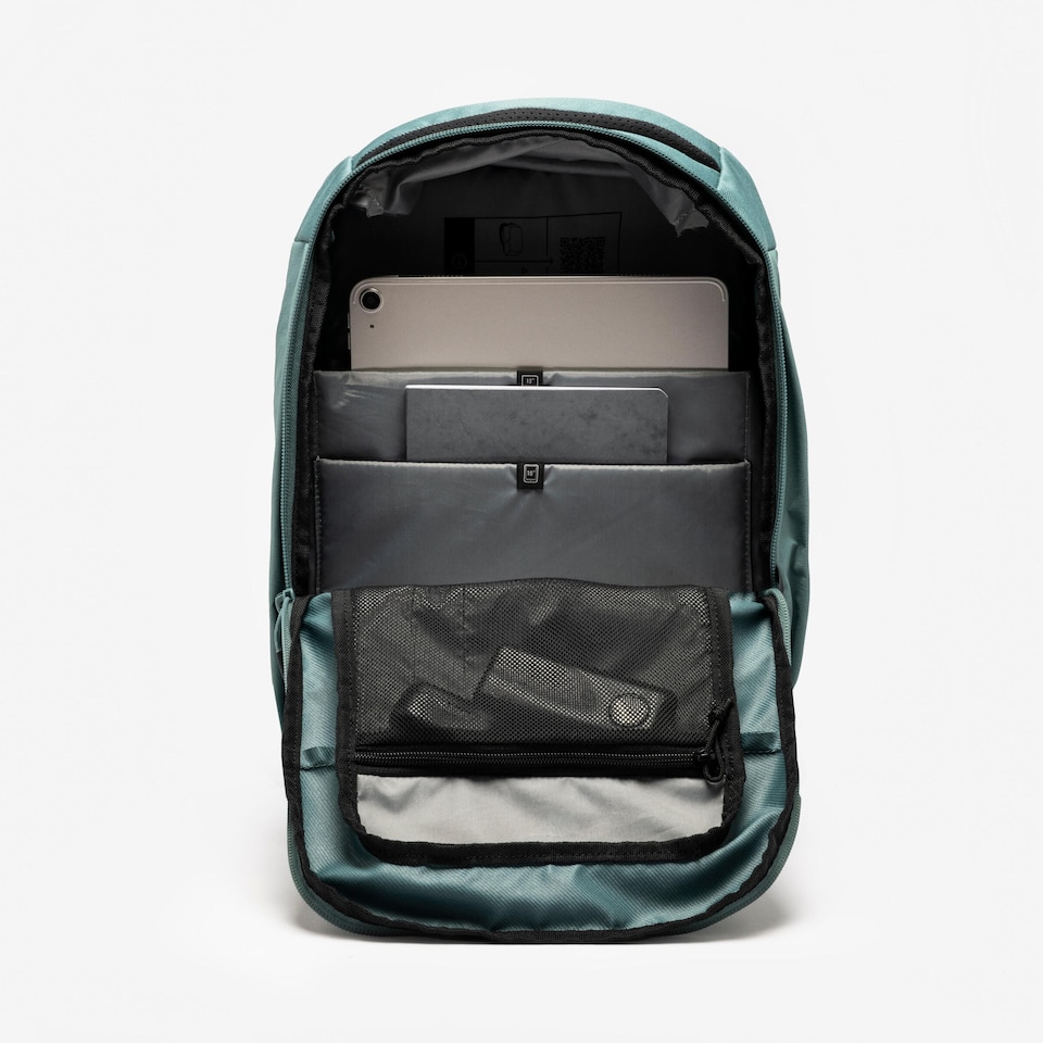 image 1 of Decathlon Multi-pocket hiking backpack 16 L, Escape 500