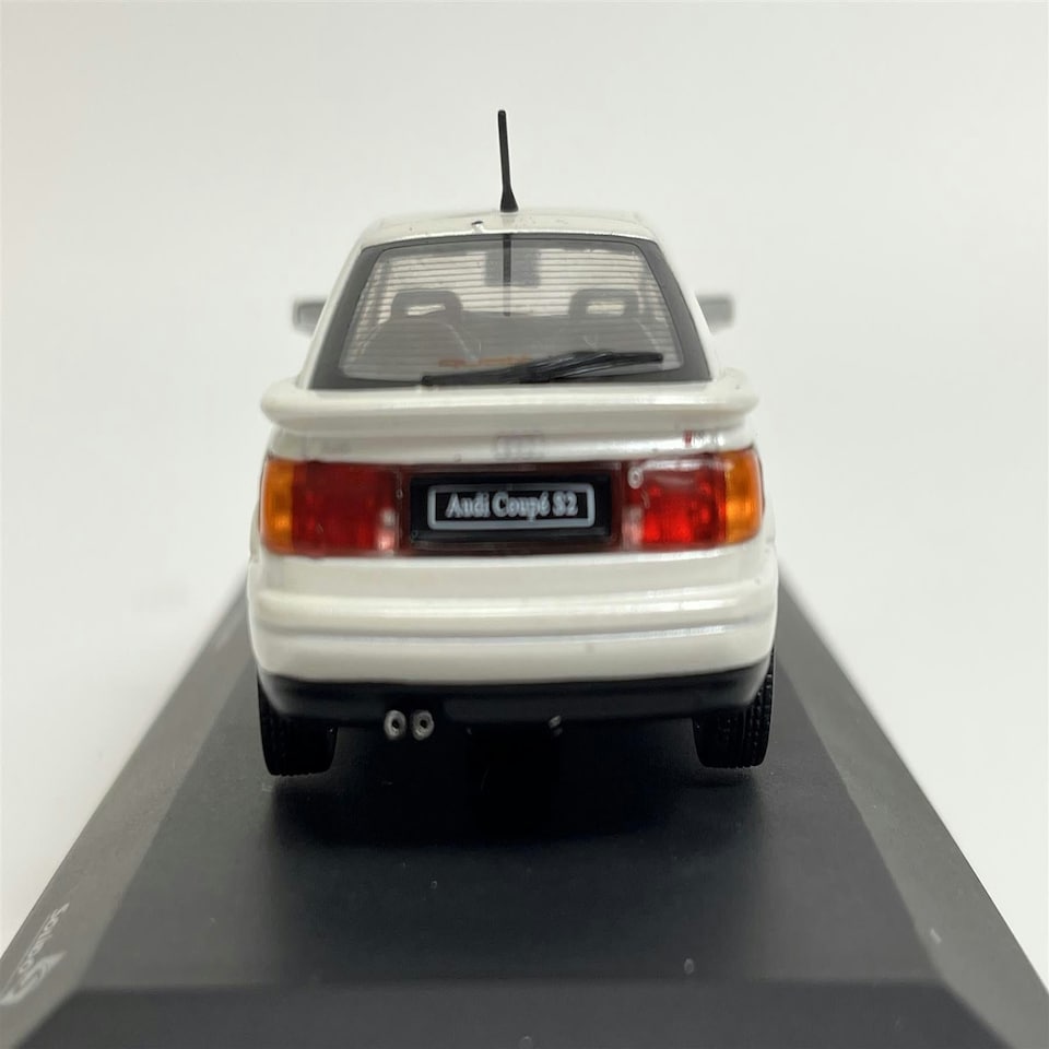 image 1 of 1992 Audi Coupe S2 2226ccm 5cyl Turbo White 1:43 Scale Solido 4312202
