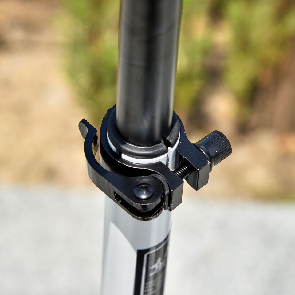 image 1 of HOMCOM Adult Teens Kick Scooter Foldable Height Adjustable Aluminium Ride On Toy for 14 older with Rear Wheel & Hand Brake, 200mm Big Wheels, Shock Mitigation System - Silver