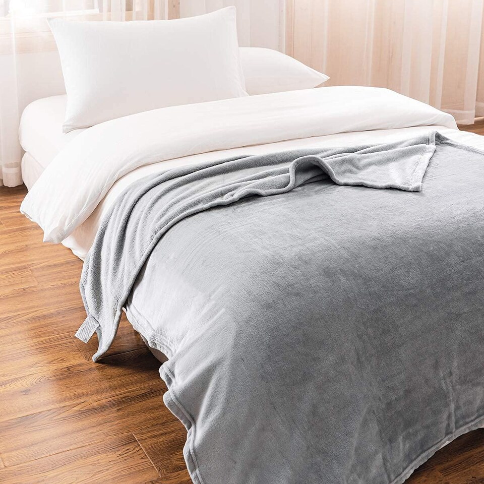 image 1 of Keplin Flannel Fleece Throw Blanket Soft Plush Microfibre Bedspread
