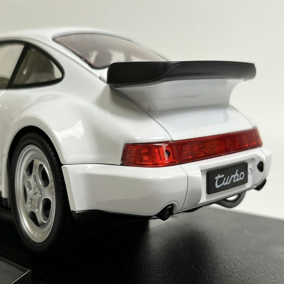 image 1 of 2009 Porsche 964 Turbo White 1:18 Scale Welly 18026w