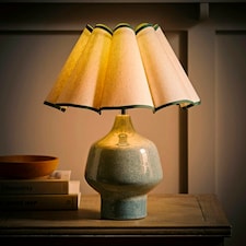 ValueLights Jamie Green Ceramic Table Lamp with Green Scallop Tapered Shade