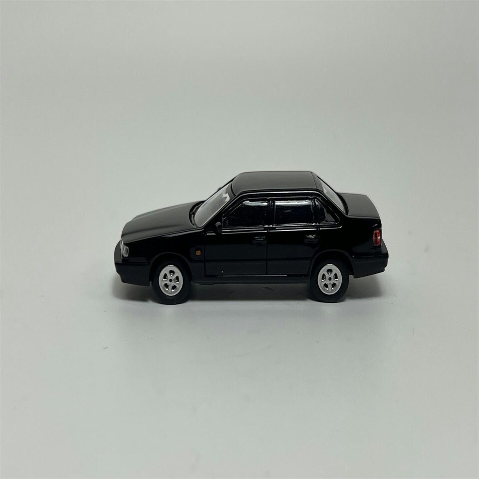 image 1 of Volvo 850 Saloon 1994 Black 1:87 Scale Minichamps 870171104