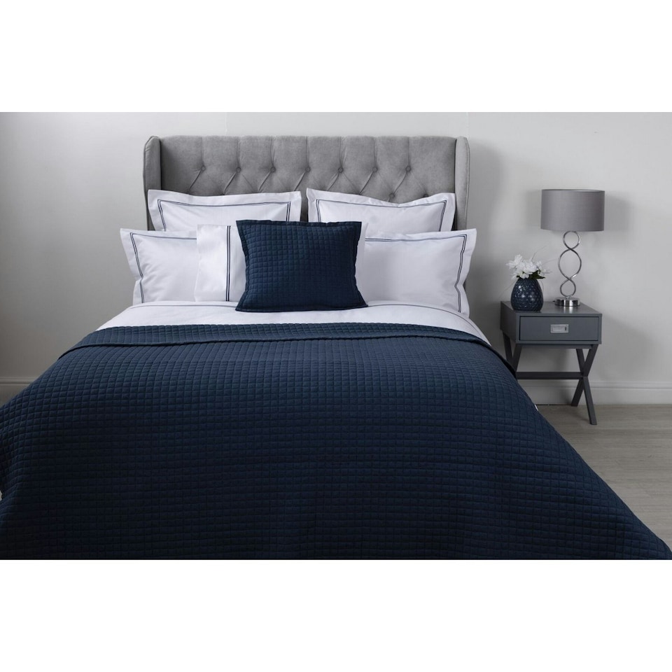 Belledorm Crompton Quilted Throw - Navy - 200cm x 150cm