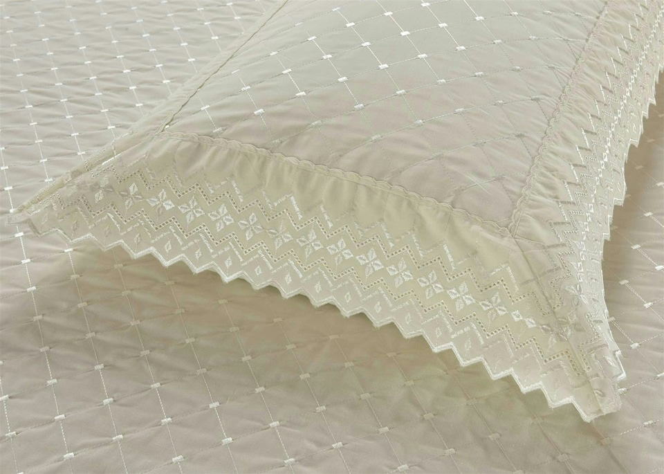 image 1 of Richmond Ivory Bedspread 254x254cm