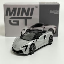 McLaren Artura Ice Silver LHD 1:64 Scale Mini GT MGT00582L