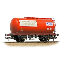 Bachmann 45t TTA Tank Charrington Hargreaves/Mobil Weatherd Red 109