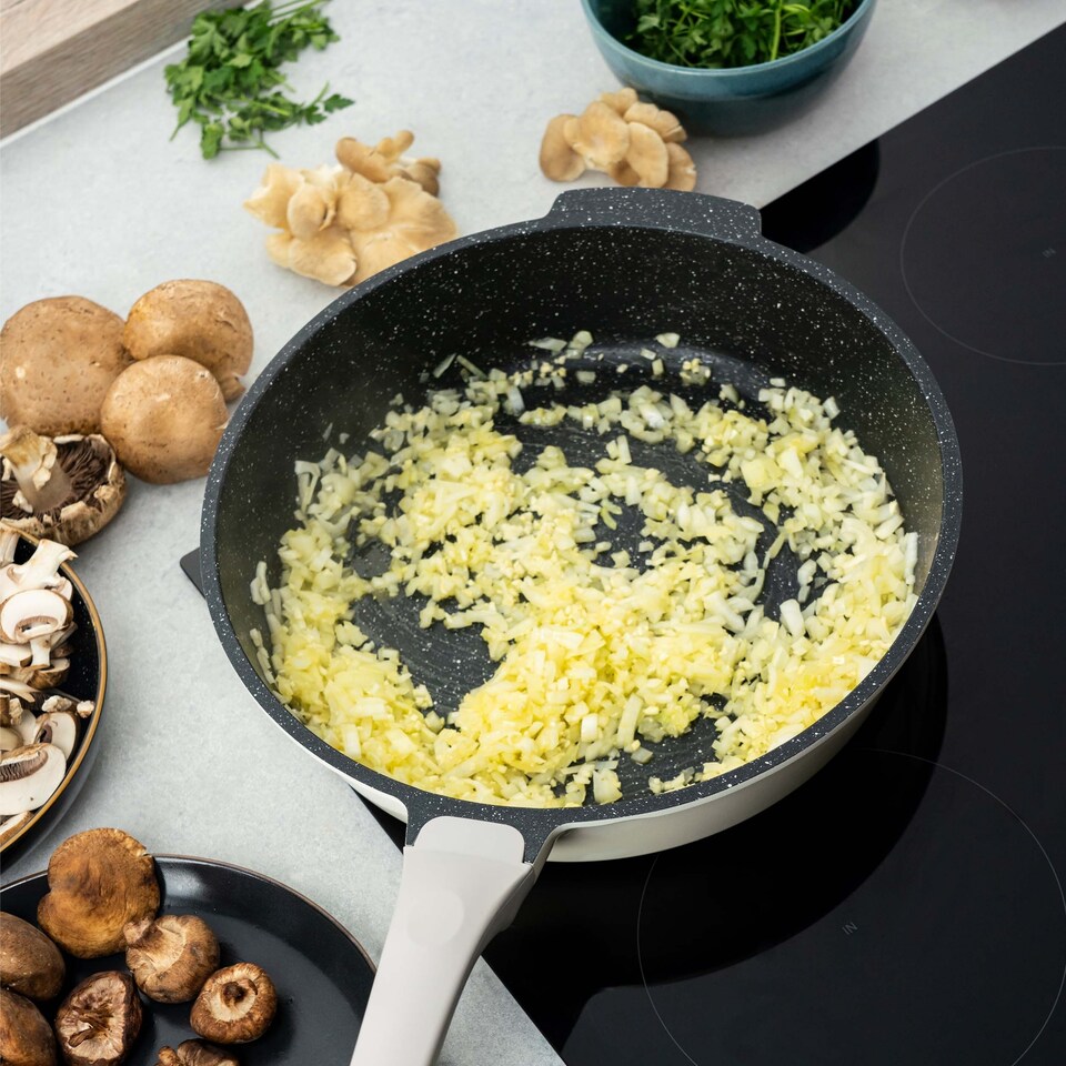 image 1 of Commichef All-In-One Pan, Cast Aluminium Pan with Lid, Cream, 32cm