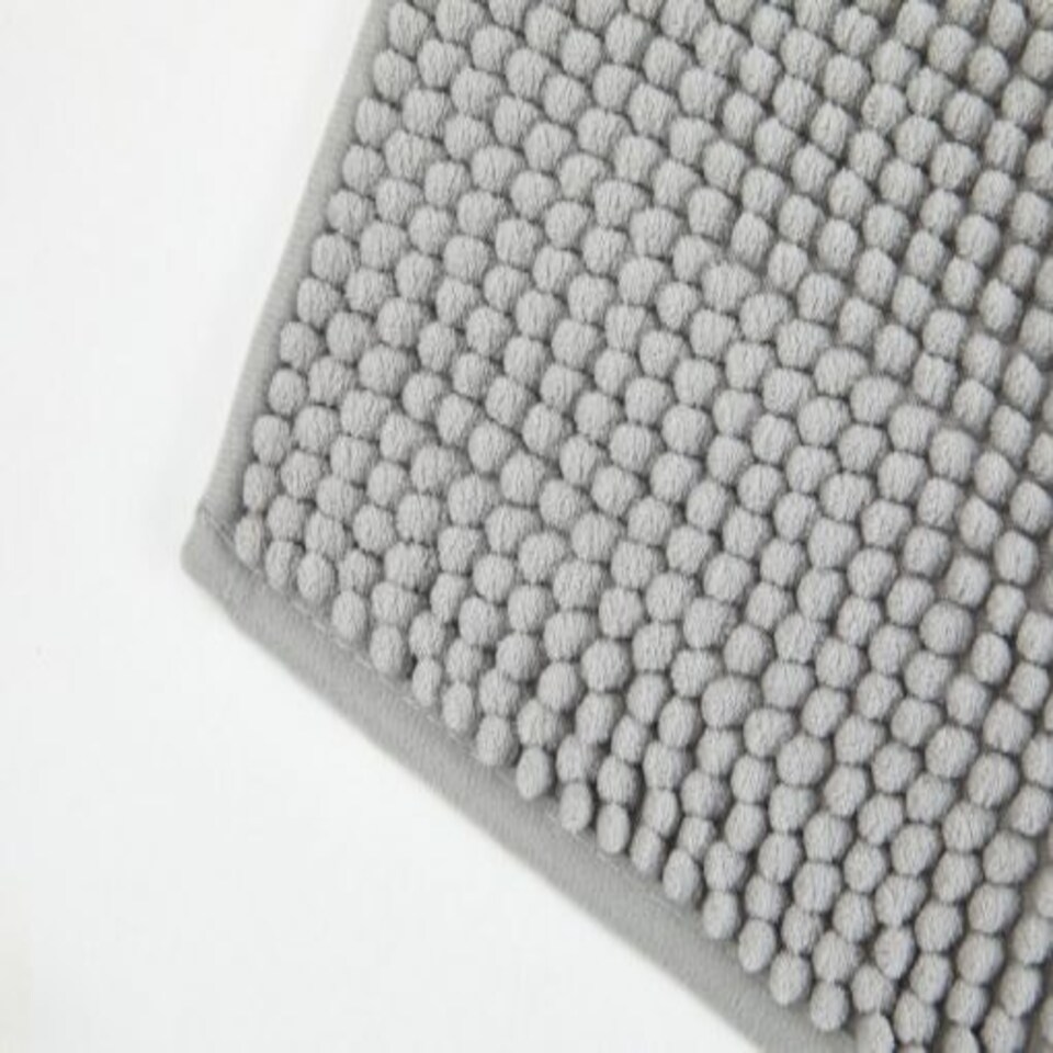 image 1 of Marlow Collection Soft Touch Non-Slip Bathroom Rug in Silver (45cm x 75cm)