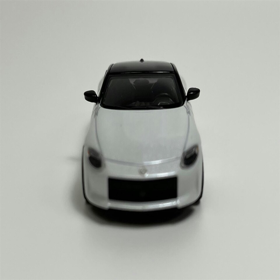 image 1 of Nissan Z Performance 2023 Everest White LHD 1:64 Scale Mini GT MGT00599L