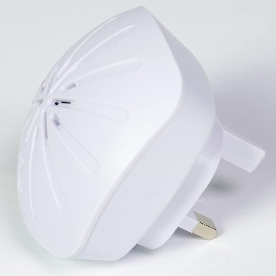 image 1 of Ultrasonic Mouse & Insect Control Plug In Pest Repeller 400sqft Room