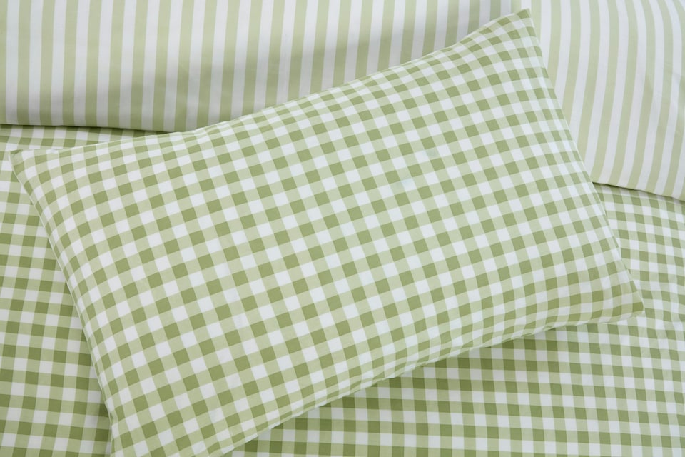 image 1 of Gingham Polycotton Check Polycotton Duvet Cover Set With Pillowcase | Green | King | 1