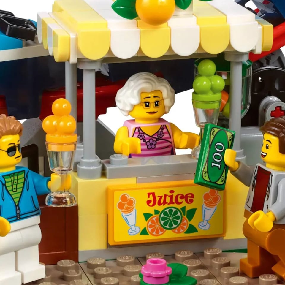 image 1 of LEGO Roller Coaster 10261