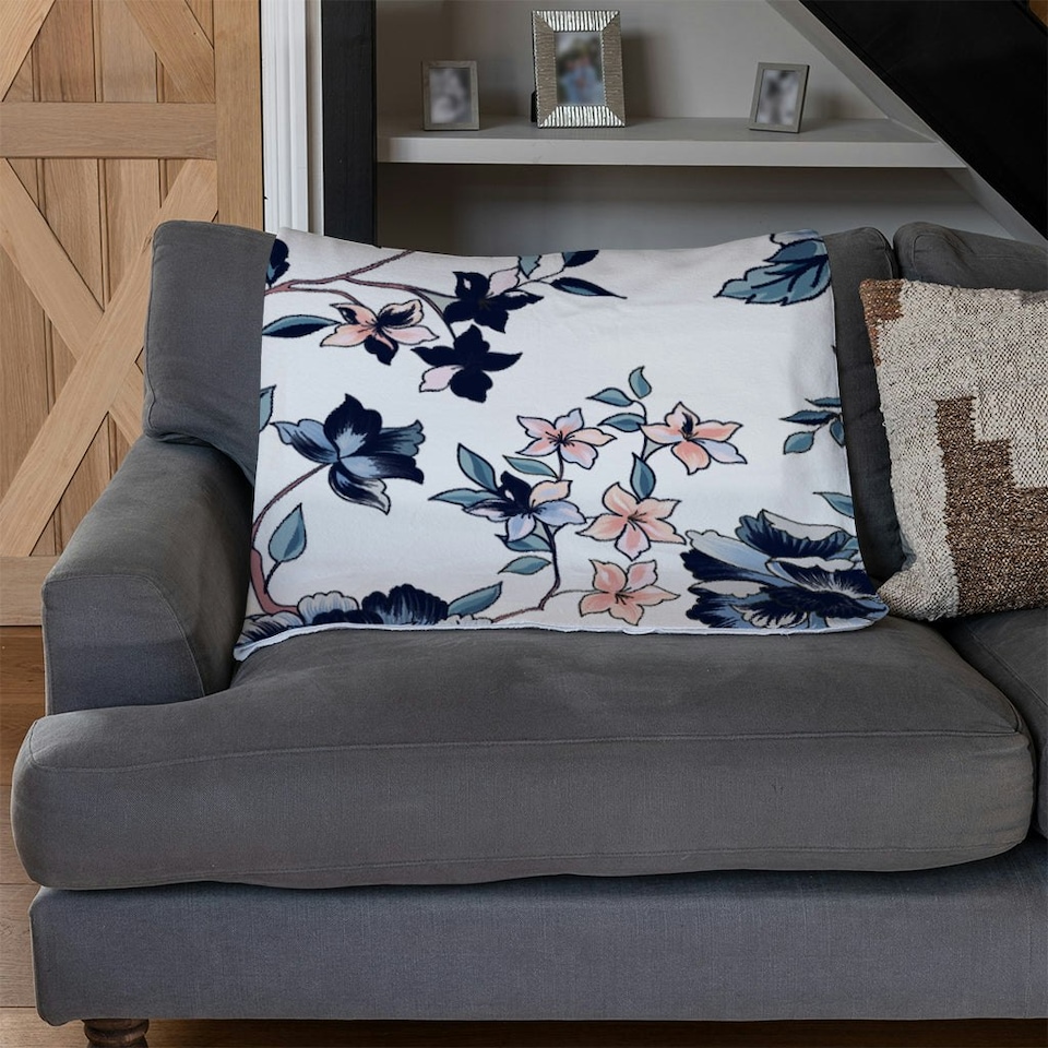 image 1 of Blue Flower Illustrations (Blanket)