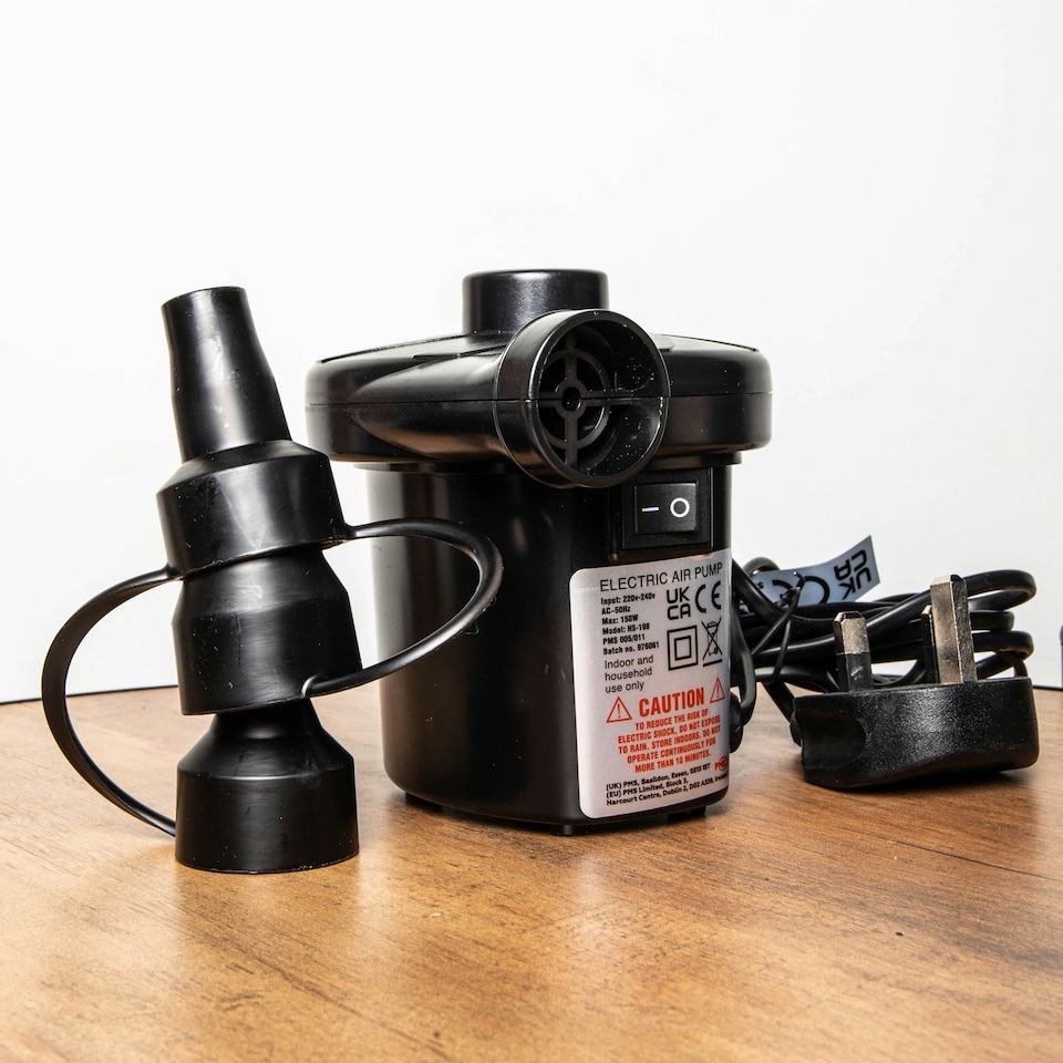 image 1 of 240v Plug in Mains Operated Inflate and Deflate Pump for Pools Boats Camping