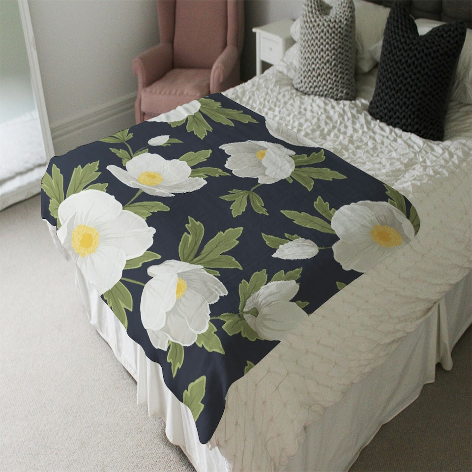 image 1 of Winter rose (Blanket)