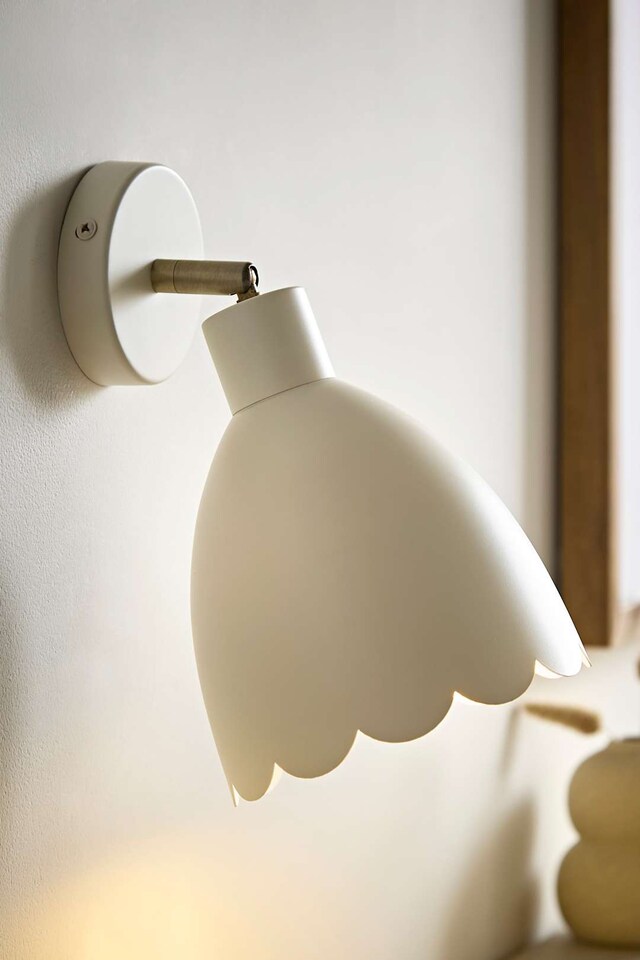 image 1 of ValueLights Millie Cream Scallop Adjustable Wall Light and Bulb