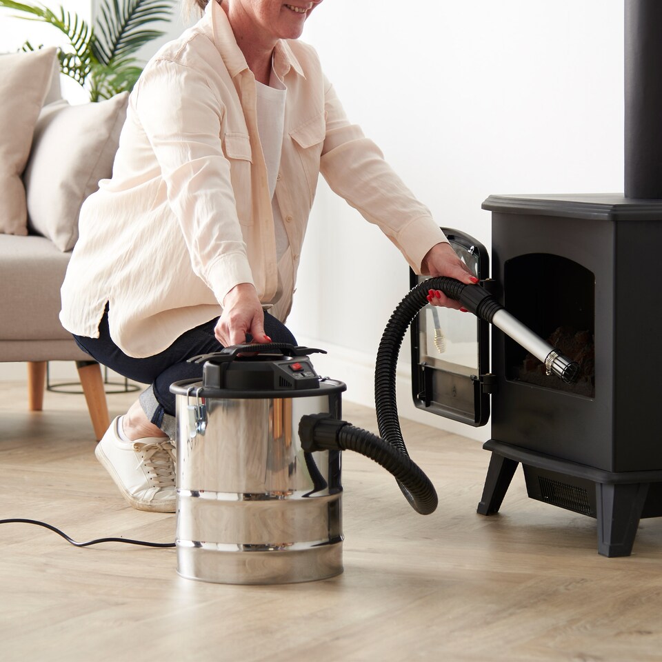 image 1 of VonHaus 15L Ash Vacuum Cleaner for Home or Workshop